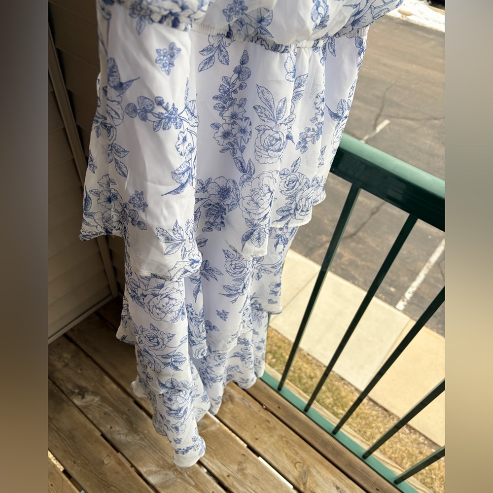 🆕✨Signature byRobbieBee Blue Floral Tiered Midi Dress Size 6 White Chinoiserie - Picture 8 of 15